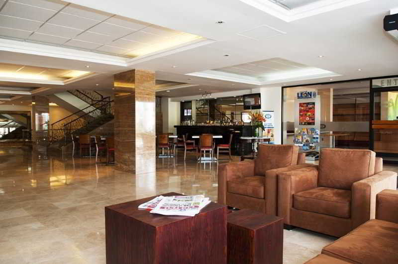 Imperio De Angeles Executive Leon Poliforum Extérieur photo