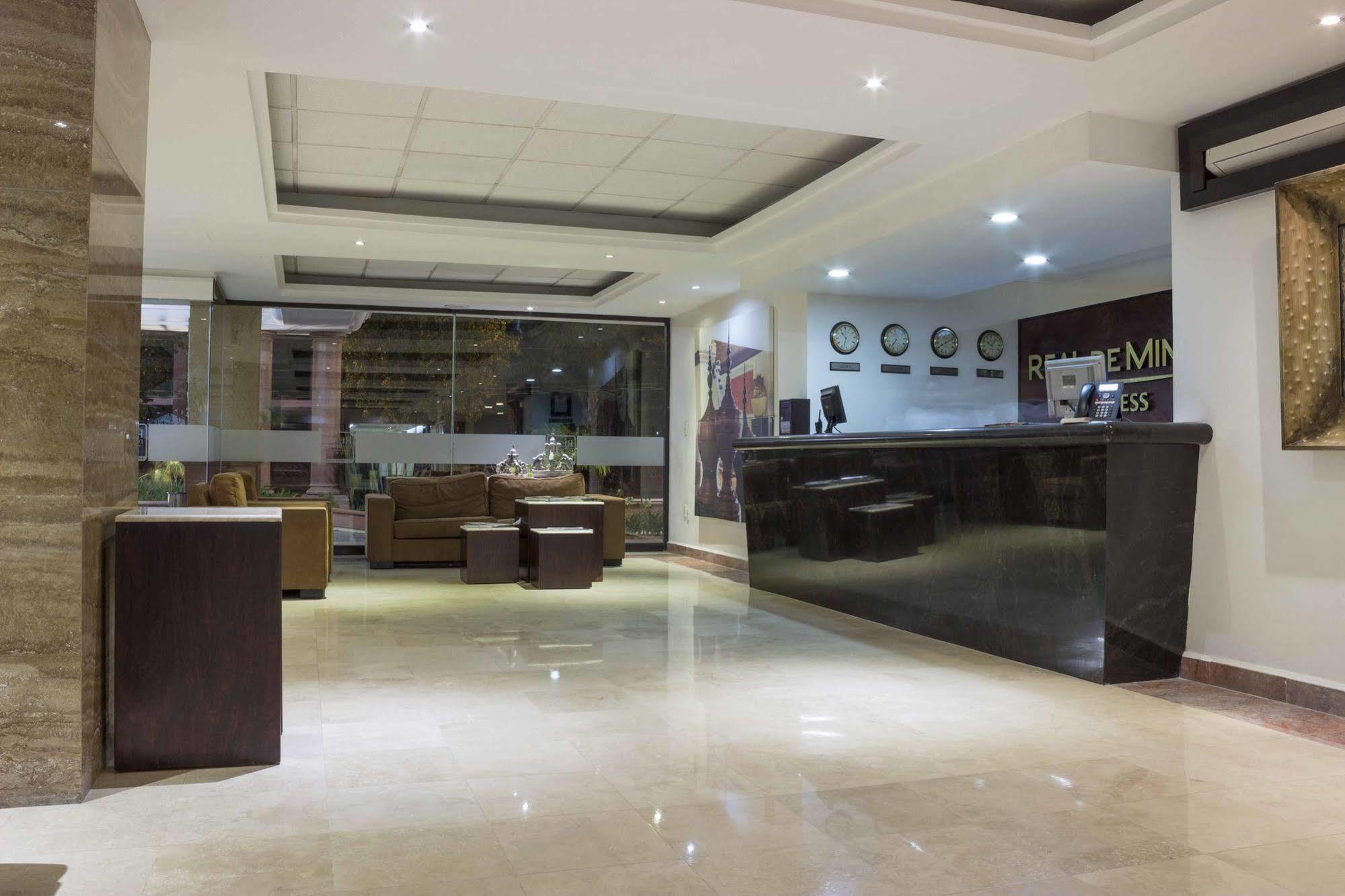 Imperio De Angeles Executive Leon Poliforum Extérieur photo