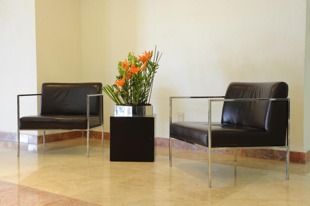 Imperio De Angeles Executive Leon Poliforum Extérieur photo