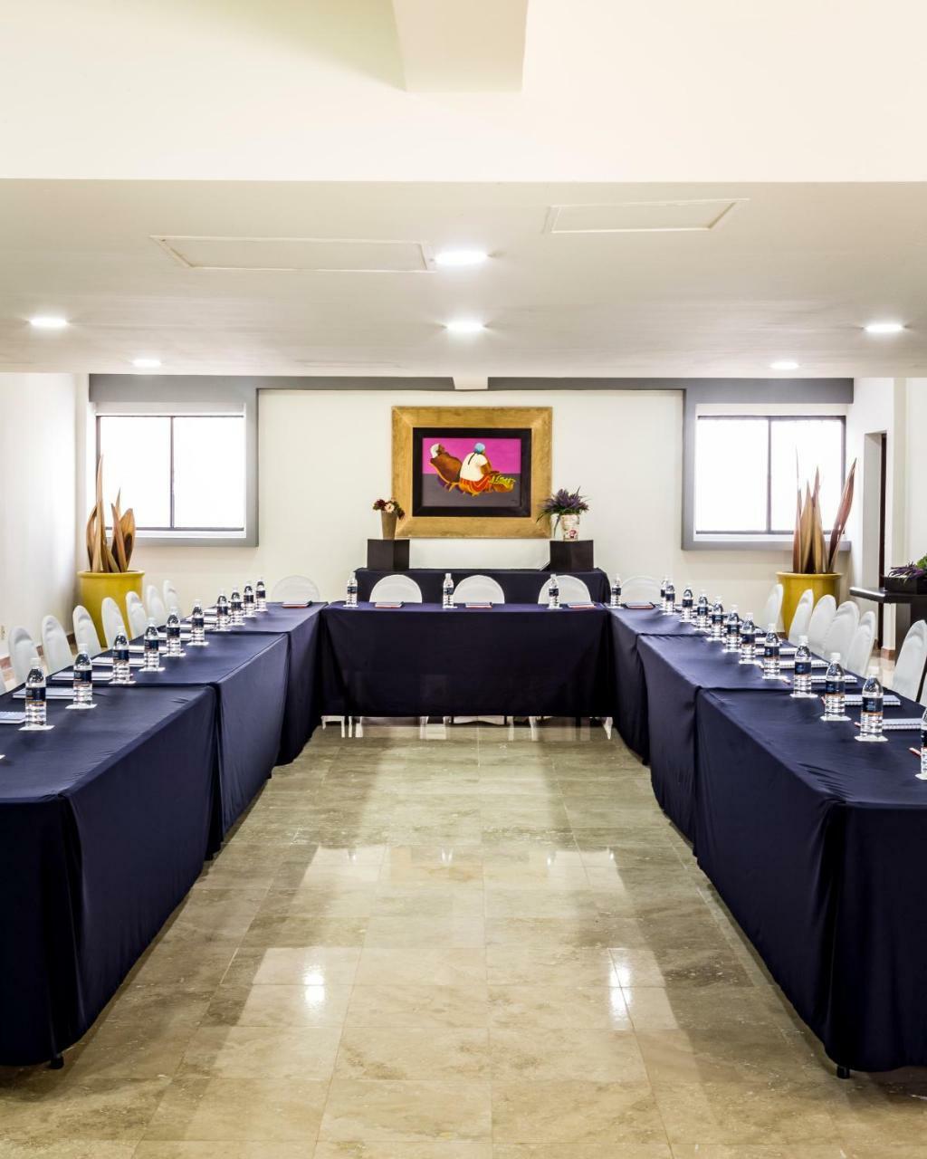 Imperio De Angeles Executive Leon Poliforum Extérieur photo